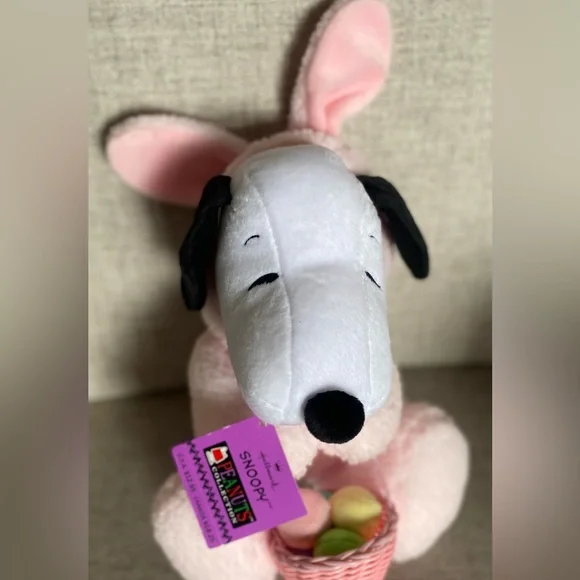Vintage Hallmark Easter Bunny Plush Peanuts Snoopy - Picture 2 of 7